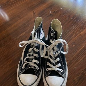 CONVERSE BLACK HIGH TOPS SIZE 7